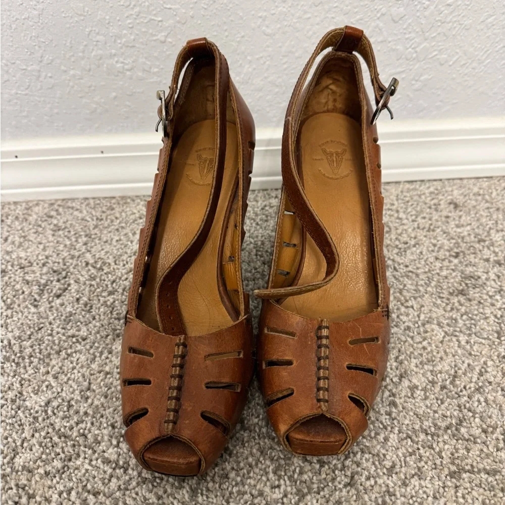 Frye Gwen Ankle Strap Leather Wedge Heels | Brown Peep Toe | Women’s 8 - Picture 6 of 6
